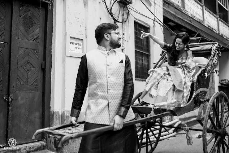 candid pre wedding photography