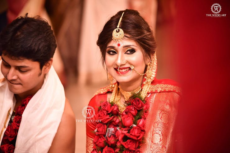beautiful bindi ideas for bengali brides