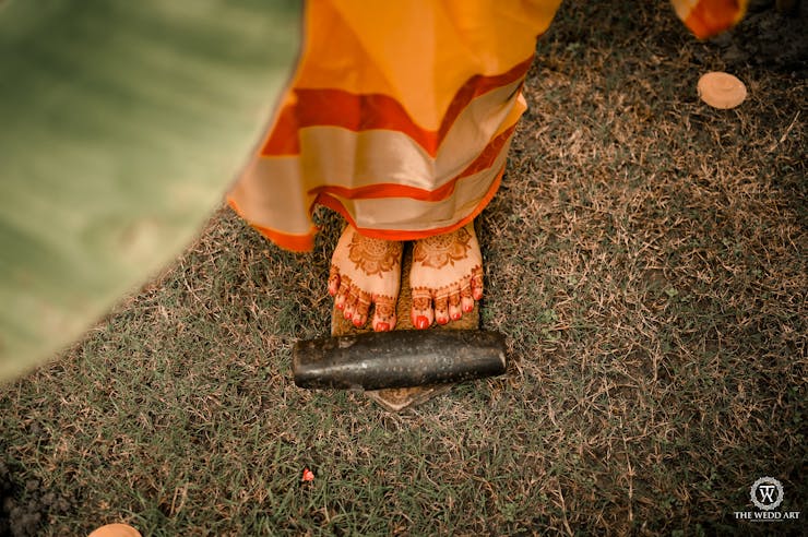 traditional ritual haldi poses for brides
