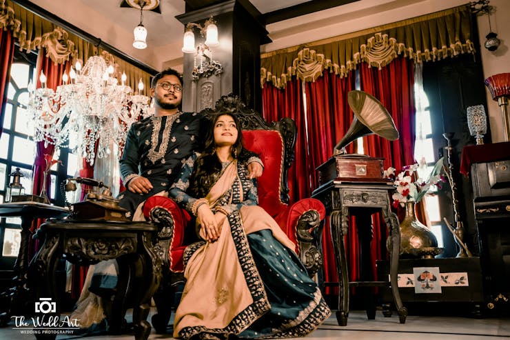 Coordinating Bengali Wedding Outfit