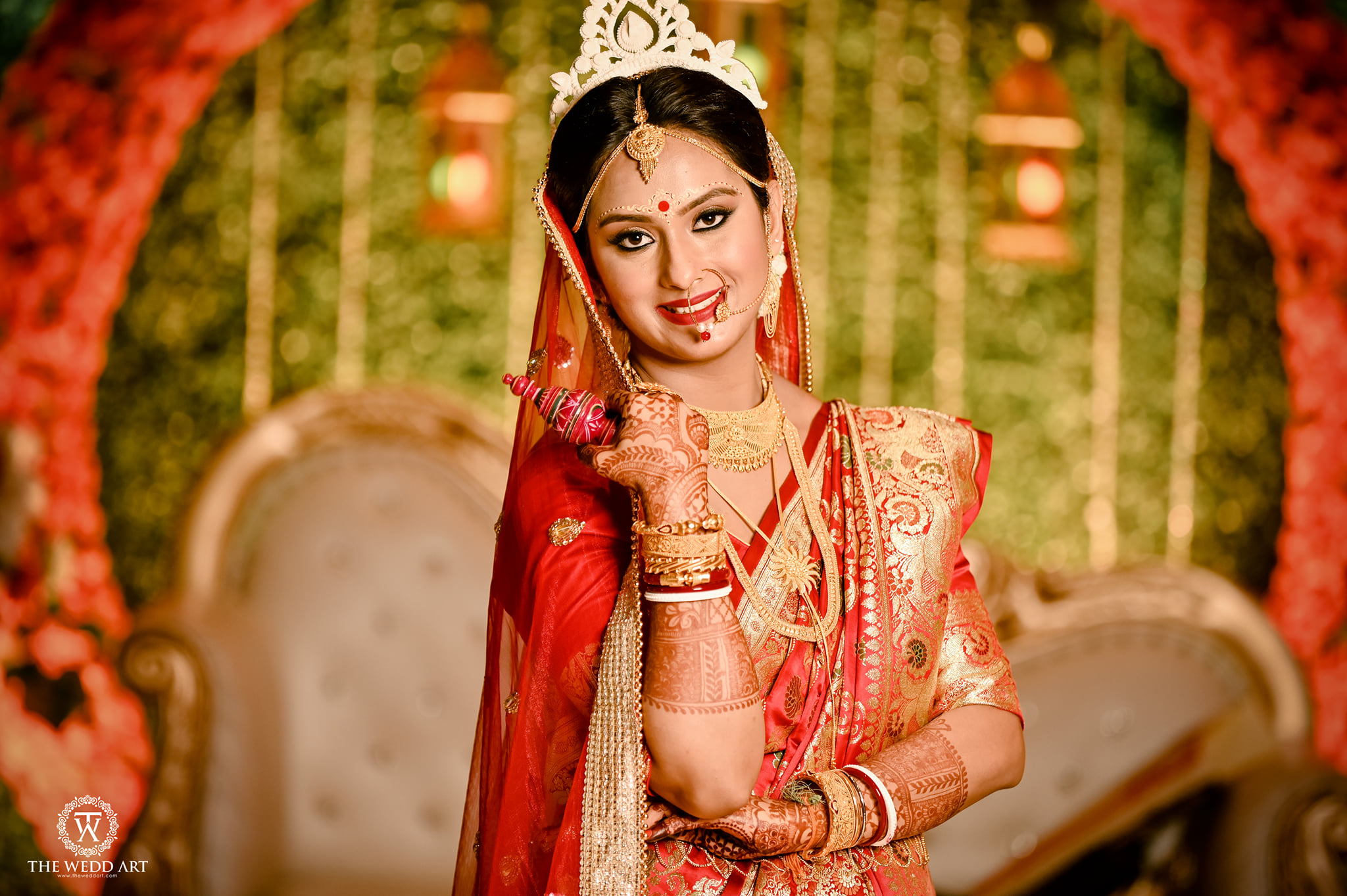 June 03,2018. Durgapur, India. An unidentified beautiful young Indian Model  Poses with Indian Bridal Make up Stock Photo - Alamy
