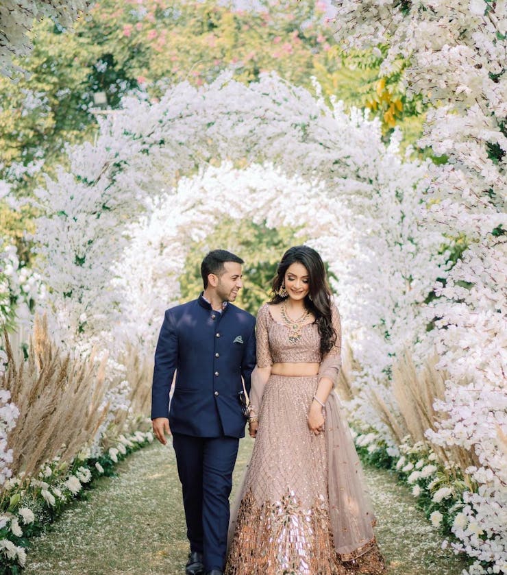 simple engagement couple entry