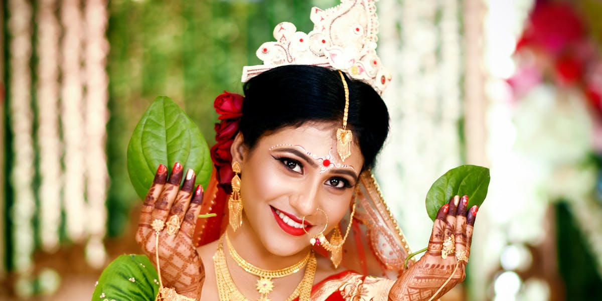 Traditional Bengali Bridal Mukut Design Ideas In 2022 - blog poster