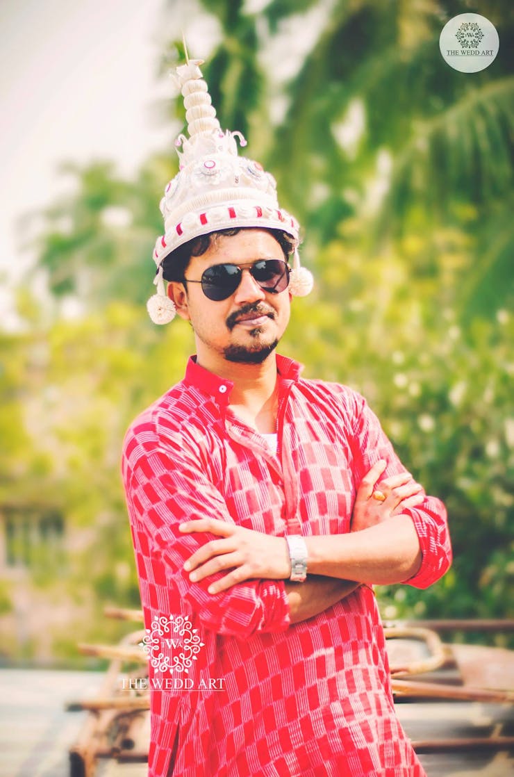 latest groom poses for wedding