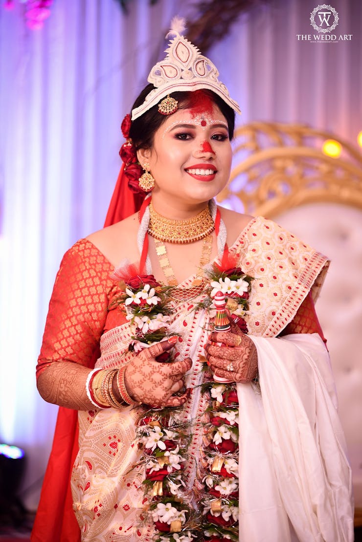 Bengali bridal Banarasi blouse designs