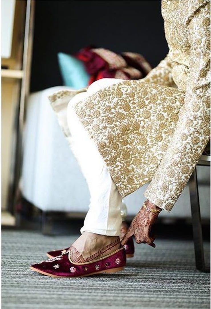 simple groom getting ready shots