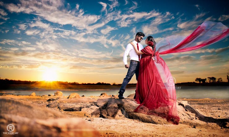 dramatic pre wedding shoot