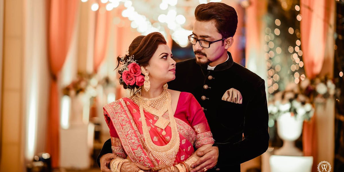 Top 13 Charming Reception Look For Bengali Bride - blog poster