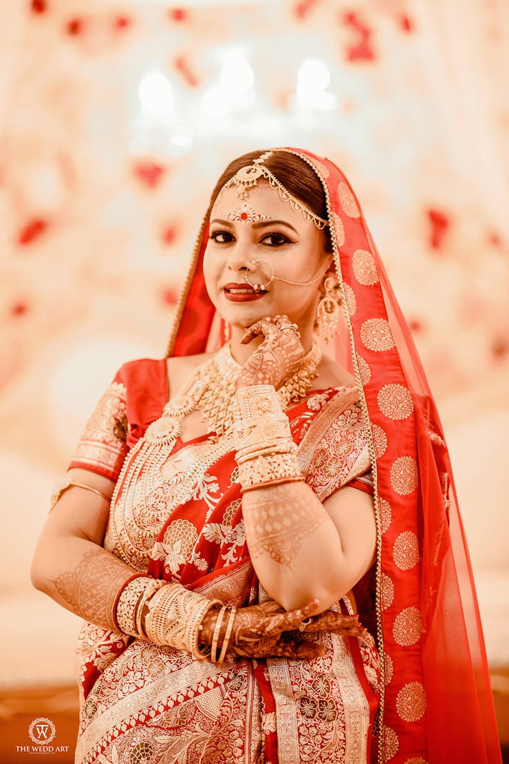 gorgeous bridal bindi design