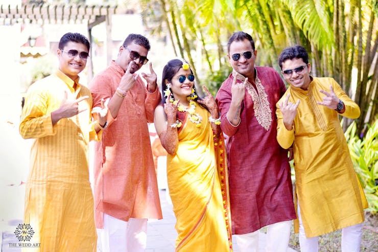 lovely bridal haldi poses