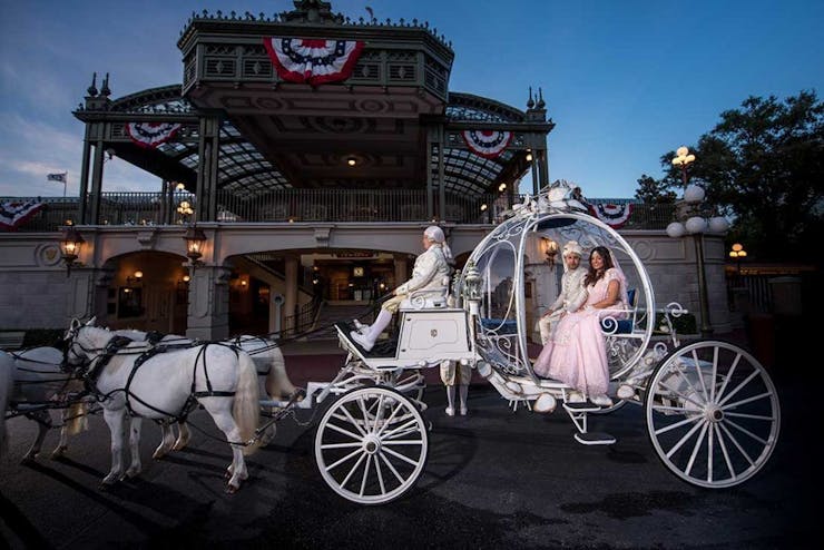 engagement couple entry in chariot