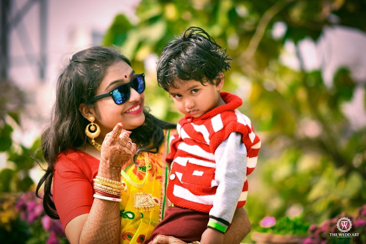 adorable haldi poses with kids