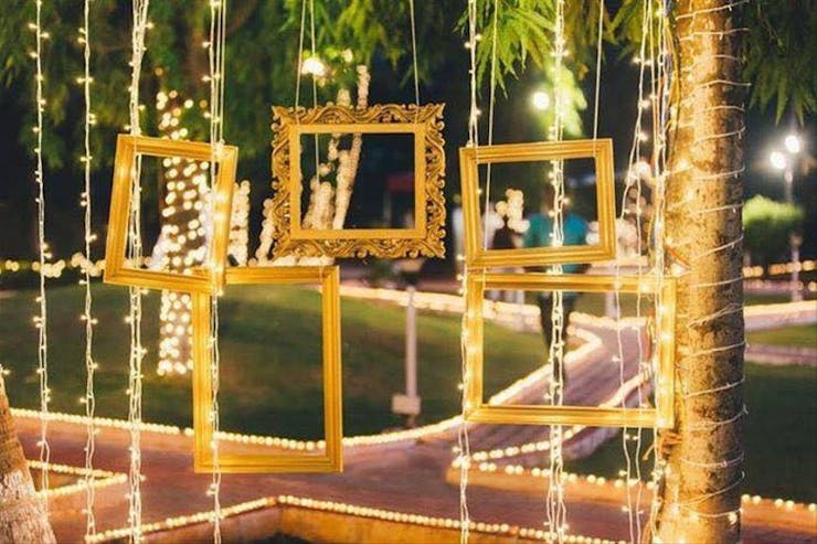 beautiful photo booth for wedding photography