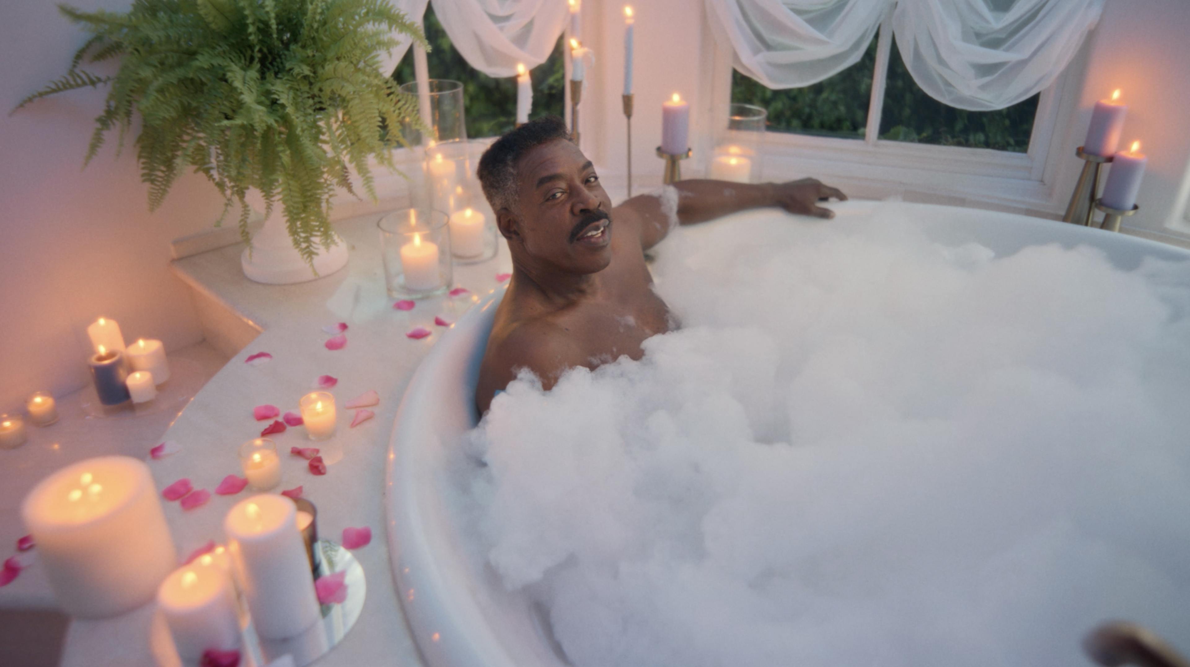 Ernie Hudson in bubble bath