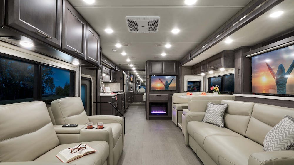 2022 Thor Palazzo Class A Diesel Pusher RV 37.4 Front to Back - Studio Collection™ Pantera Regatta Cabinetry