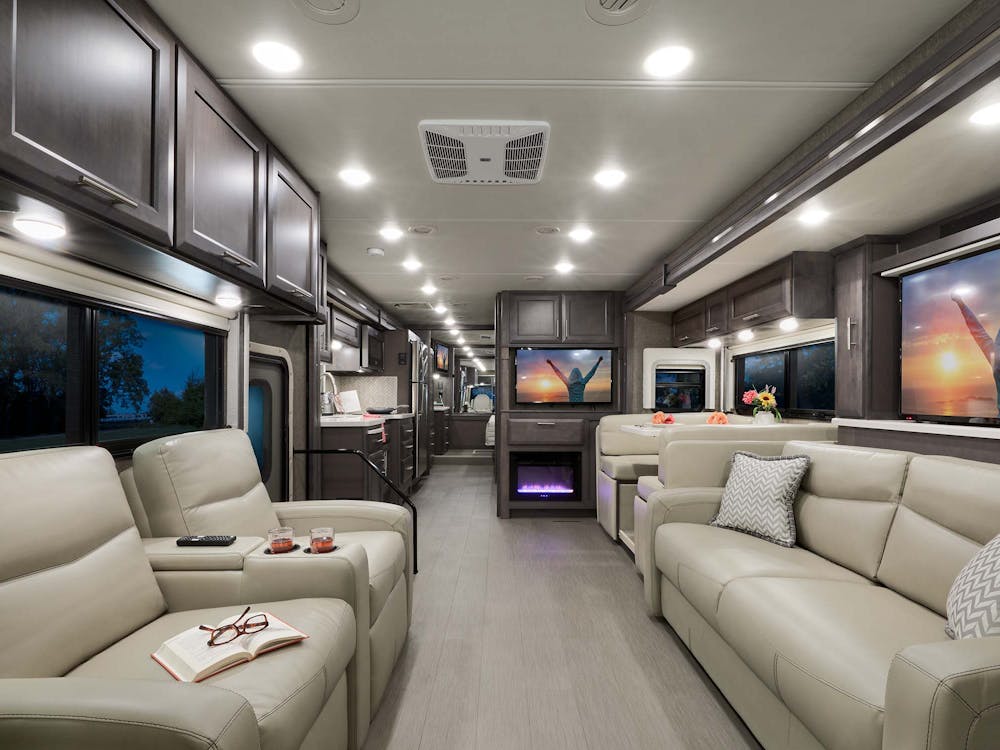 2022 Thor Palazzo Class A Diesel Pusher RV 37.4 Front to Back - Studio Collection™ Pantera Regatta Cabinetry
