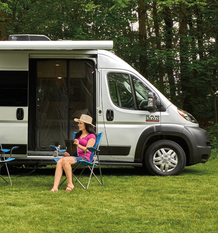 https://images.prismic.io/thormotorcoach/0f2fb4c3-aaa0-4ffb-85f9-6b60482e3e31_2022-Rize-Exterior-Lifestyle-Camper-Van-2000-x-800px.png?auto=compress,format&rect=1159,0,750,800&w=750&h=800