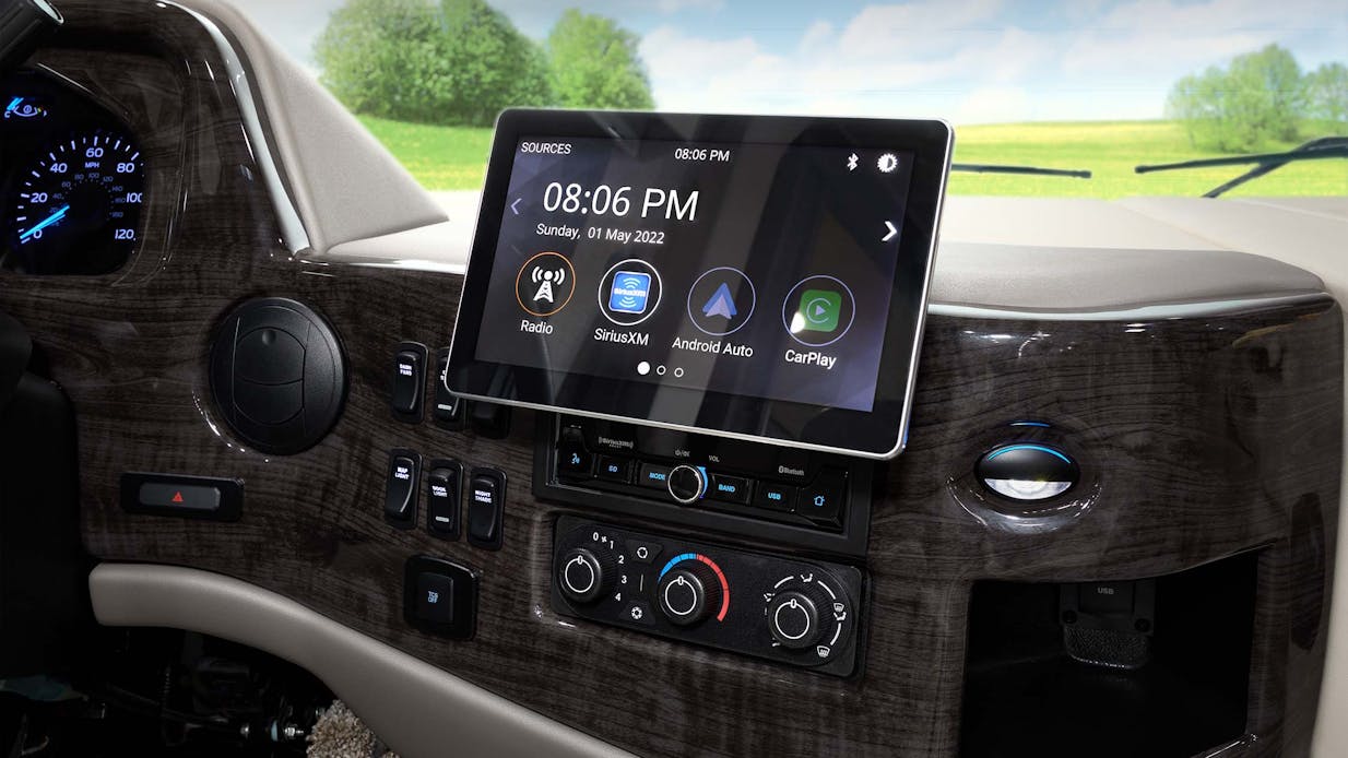 2023 Thor Challenger Class A RV Dash Axterra Radio key feature