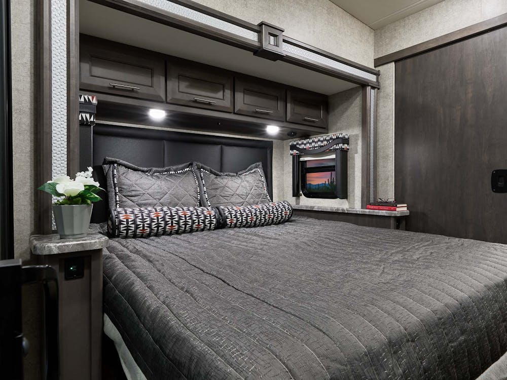 2022 Thor Outlaw Class A Toy Hauler RV 38KB Tilt-A-View® Bed - Road House Regatta Cabinetry