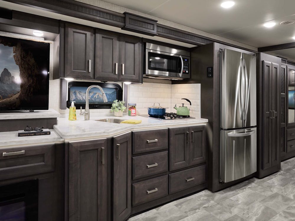 2023 Thor Challenger Class A RV 37FH Kitchen Stateroom Stone Regatta