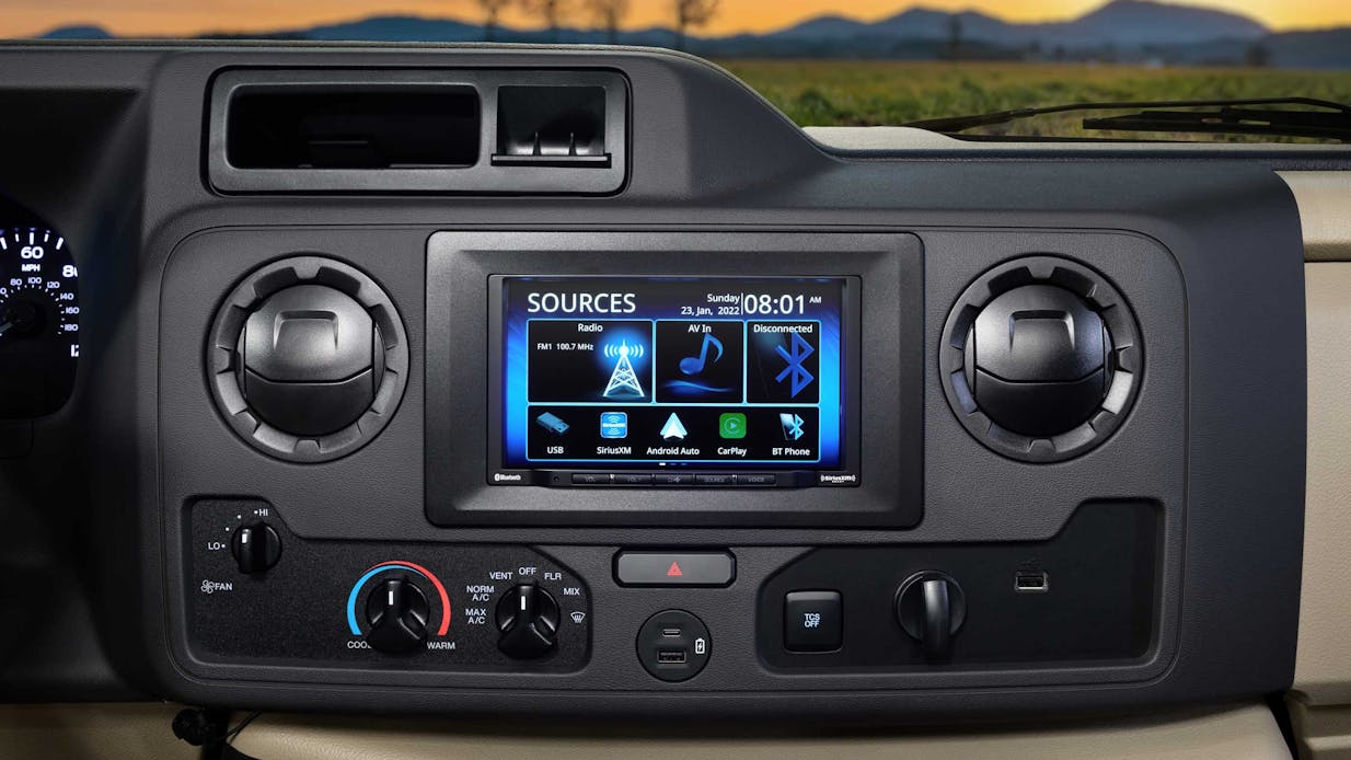 7" touchscreen dash radio for four winds and chateau