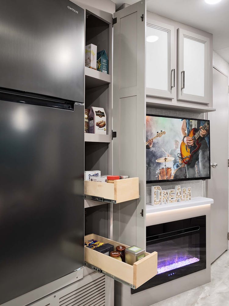 2022 Thor Windsport Class A RV 35M Pantry - Luxury Collection™ Venice Stone