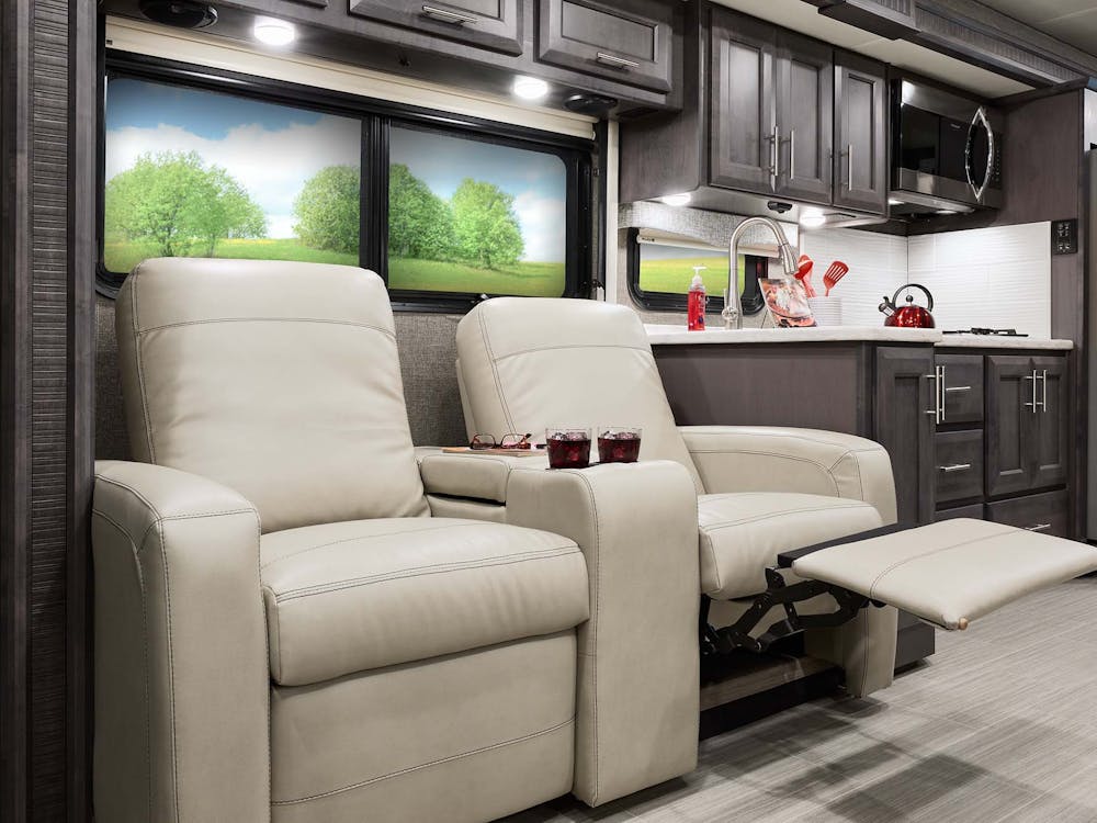 2022 Thor Challenger Class A RV 35MQ Theater Seating - Nightbreeze Regatta Cabinetry