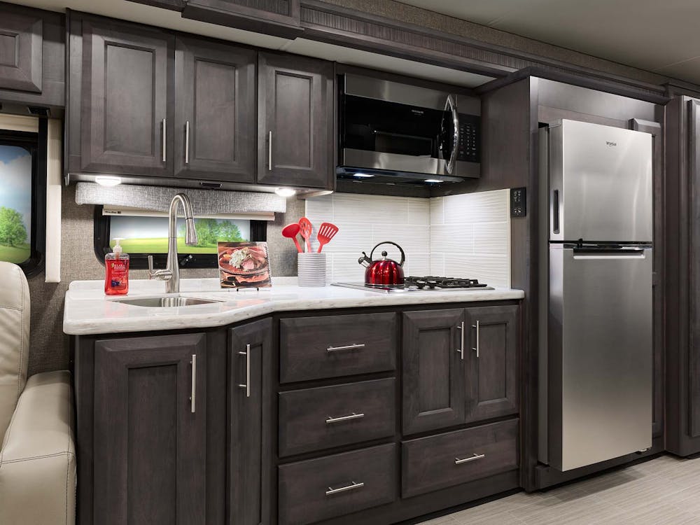2022 Thor Challenger Class A RV 35MQ Kitchen - Nightbreeze Regatta Cabinetry