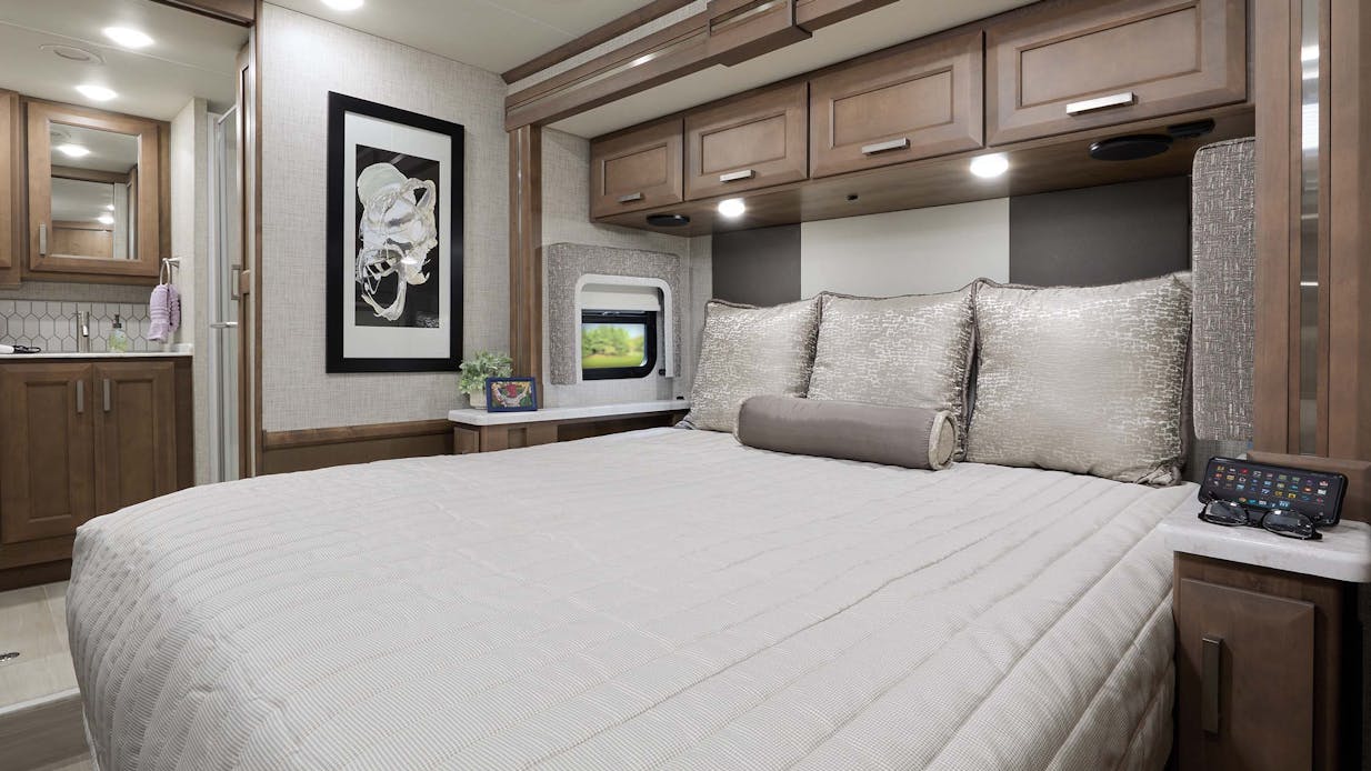 2023 Aria 3901 Cambria Sanibel Tilt-A-View Bed