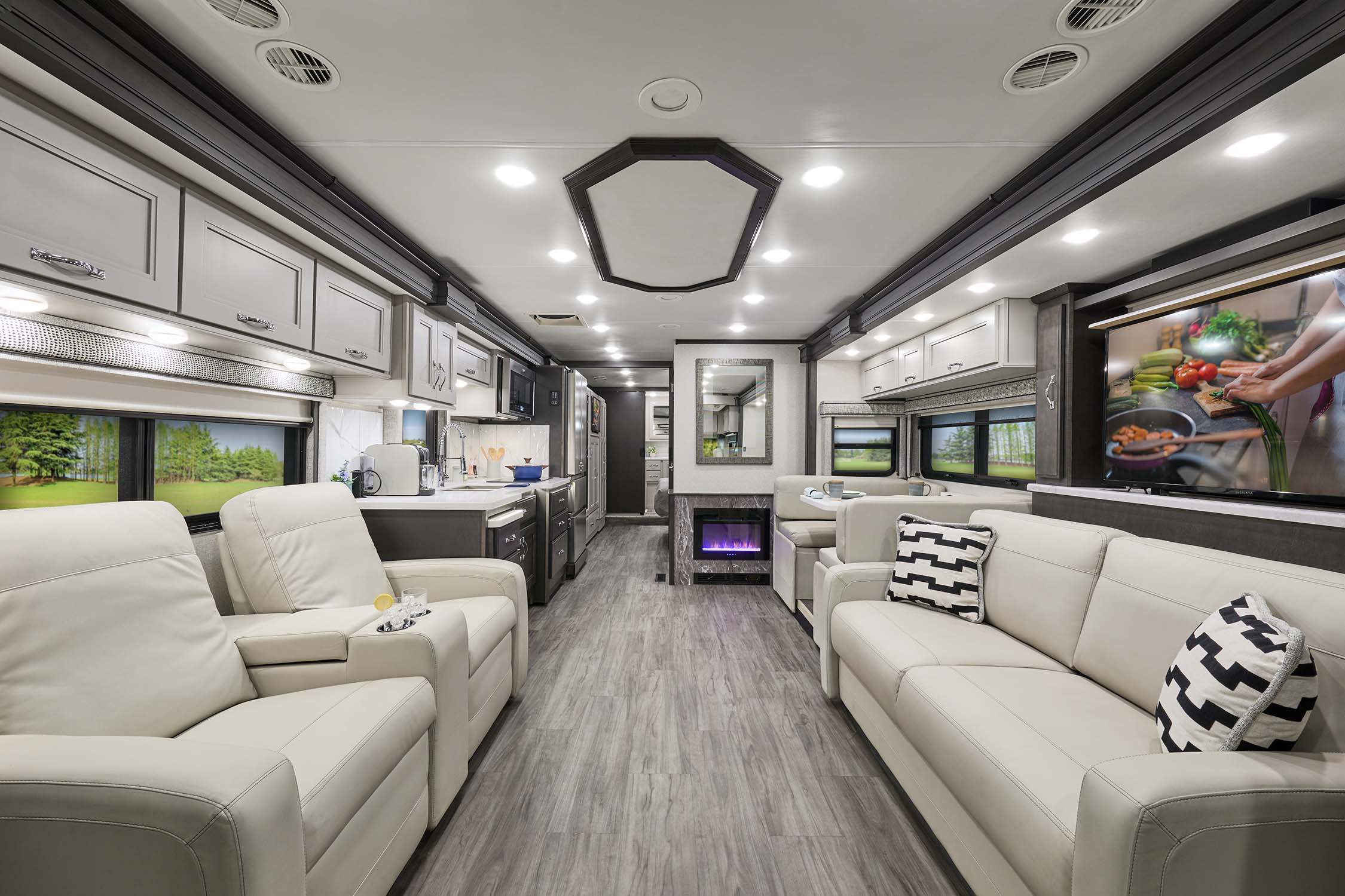 Thor Riviera Class A Diesel Motorhome - Thor Motor Coach
