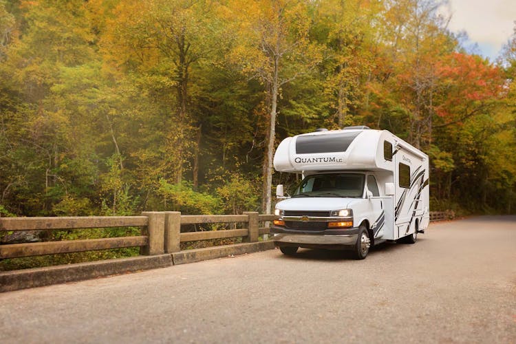 2022 Thor Quantum LC Class C RV Lifestyle Tennessee shoot outdoors colorful leaves Fall