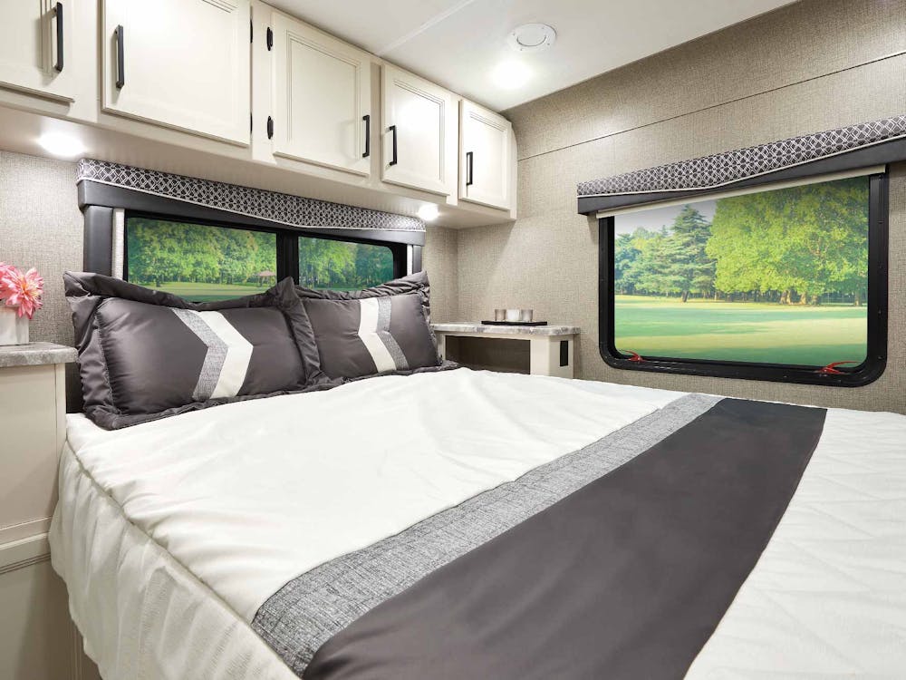 2022 Thor Chateau Class C RV 31E Bedroom - Home Collection™ Estate Grey Ivory Coast Cabinetry