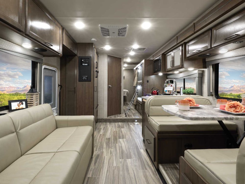 2022 Thor Four Winds Class C RV 31EV Front to Back - Silver Strand Carolina Cherry Cabinetry