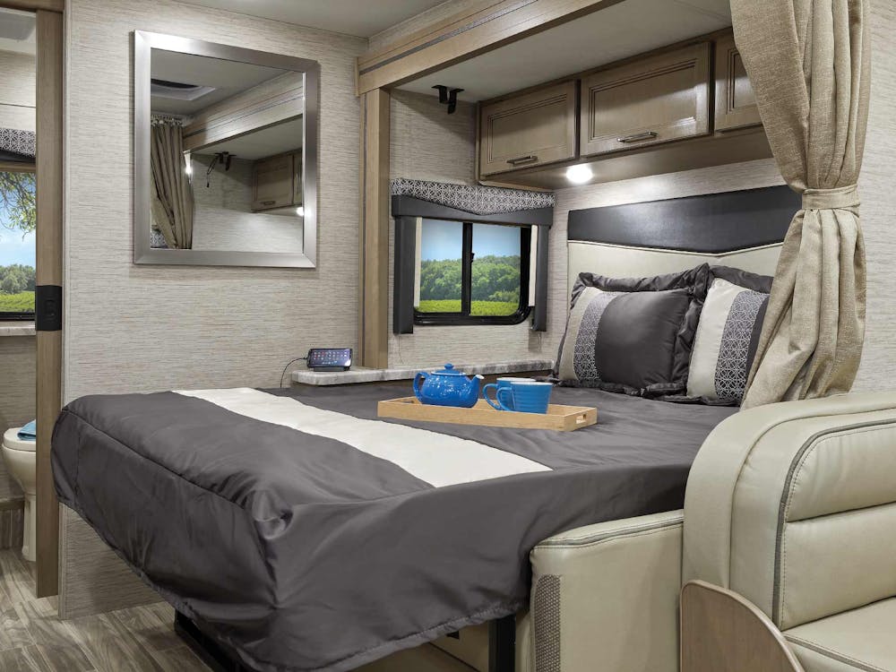 2022 Thor Four Winds Class C RV 25M Murphy Bed Extended - Nautical Blue Irish Maple Cabinetry