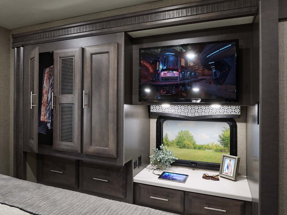 2022 Thor Magnitude Class C RV RS36 Wardrobe - Black Diamond Regatta Cabinetry