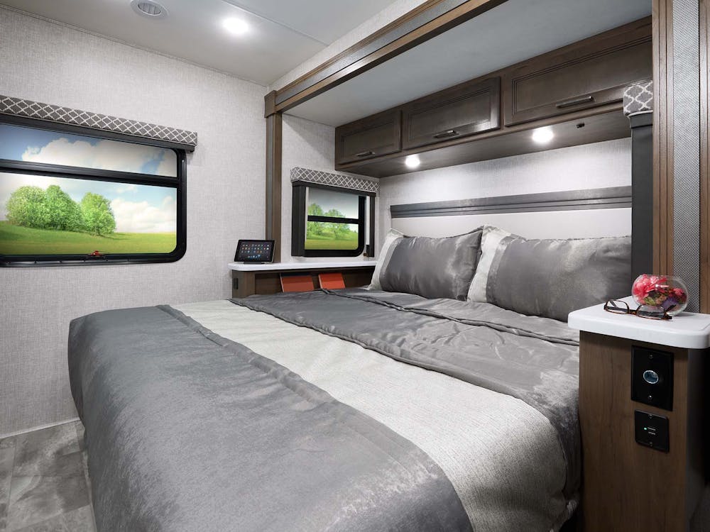 2022 Thor Windsport Class A RV 31C Bedroom - Cloud Nine