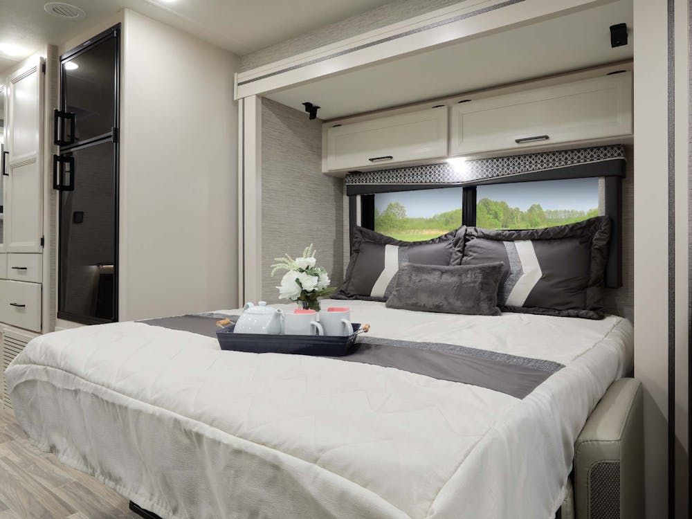 2022 Thor Vegas Class A RV 24.3 Bedroom Home Collection Estate Grey Murphy Bed