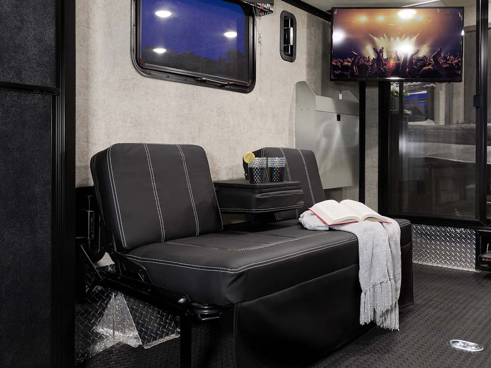 2022 Thor Outlaw Class A Toy Hauler RV 38KB Garage Leatherette Sofa - Road House Regatta Cabinetry