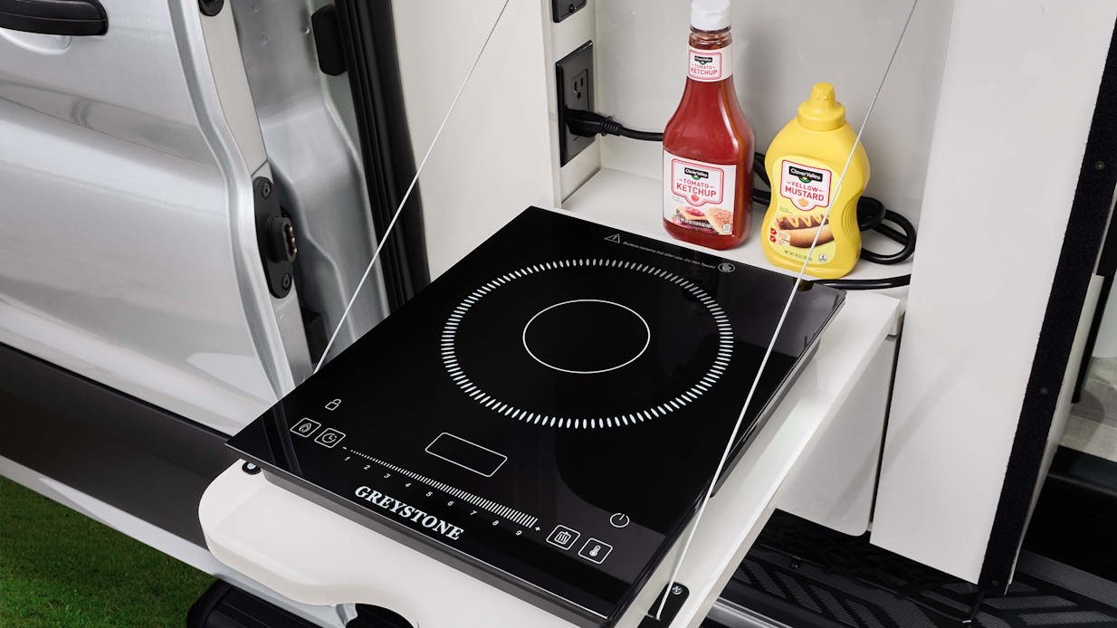 Single burner induction cooktop with ketchup and mustard featured