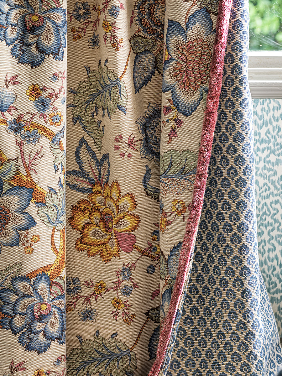 SLIDE_1_HD_TOL_2024_THORP_OF_LONDON_COLLECTION_SEVILLE_T0131004_PINEAPPLE_LEAF_T0242004