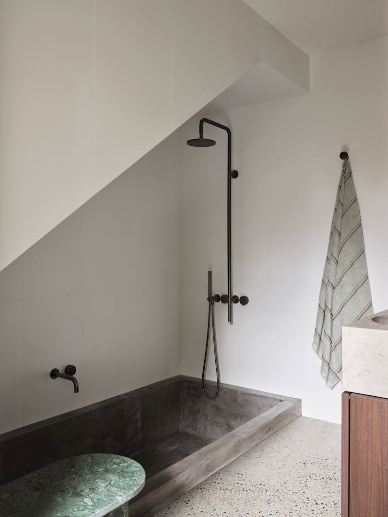 Photo of bathroom of Mitchell house in Mosman by Those Architects
