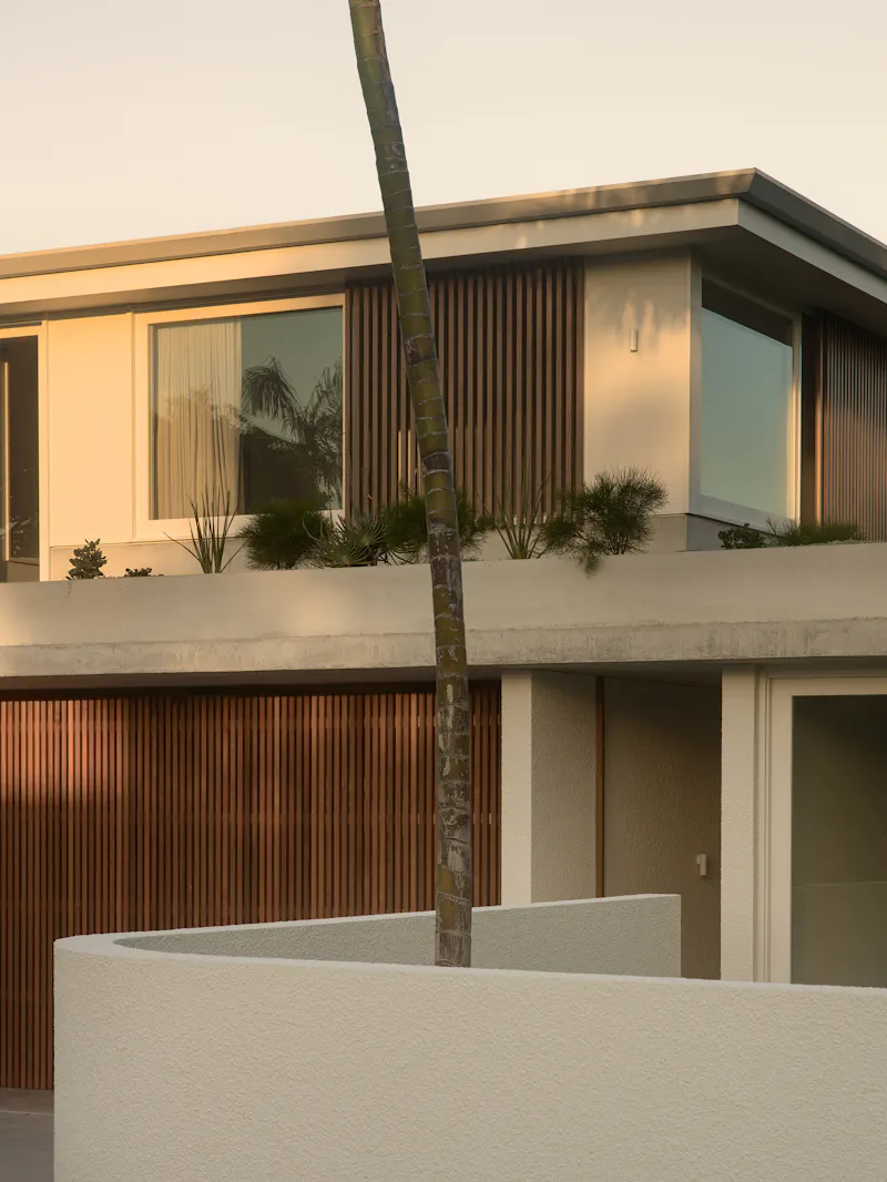 Photo of street facade of Marlon house in Byron Bay by Those Architects