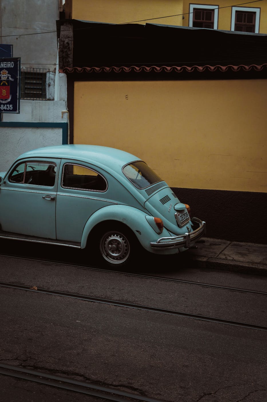 An old blue VW Beetle, type 1