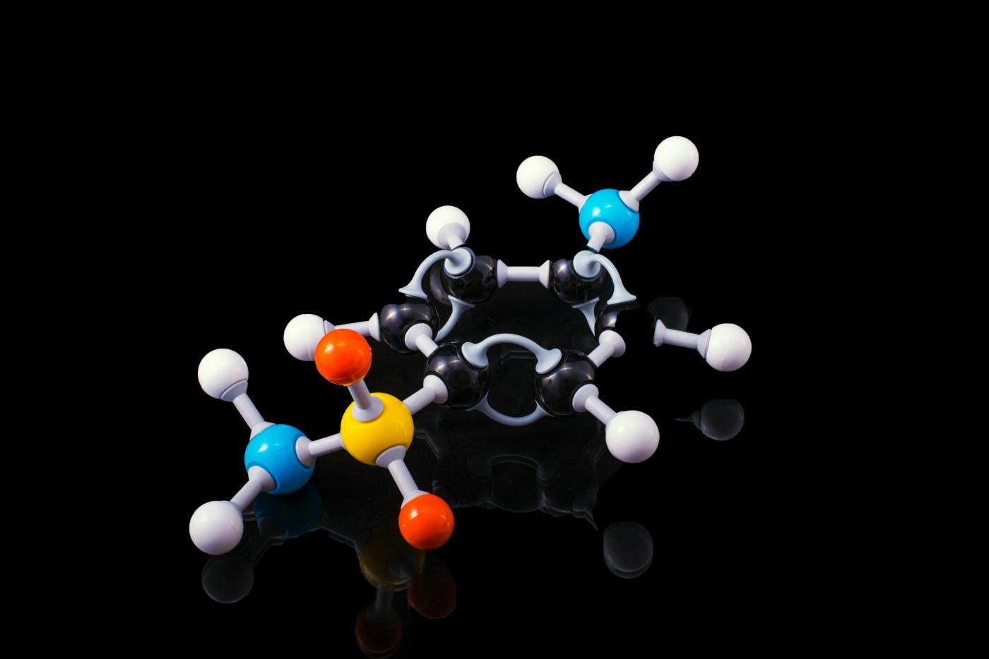 A plastic model of an atom