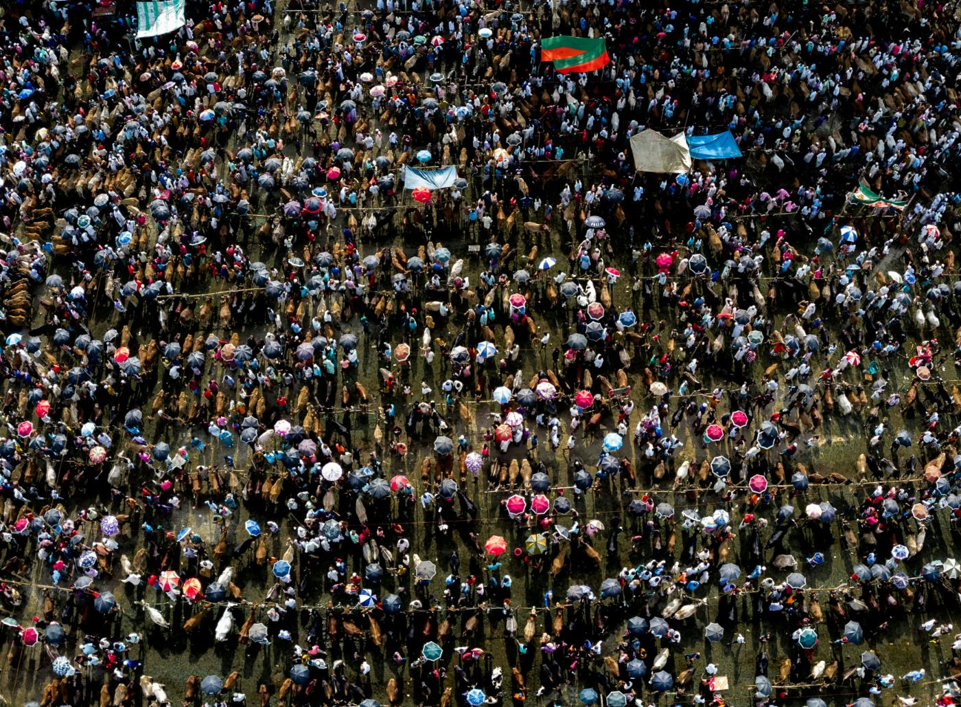 An enormous crowd