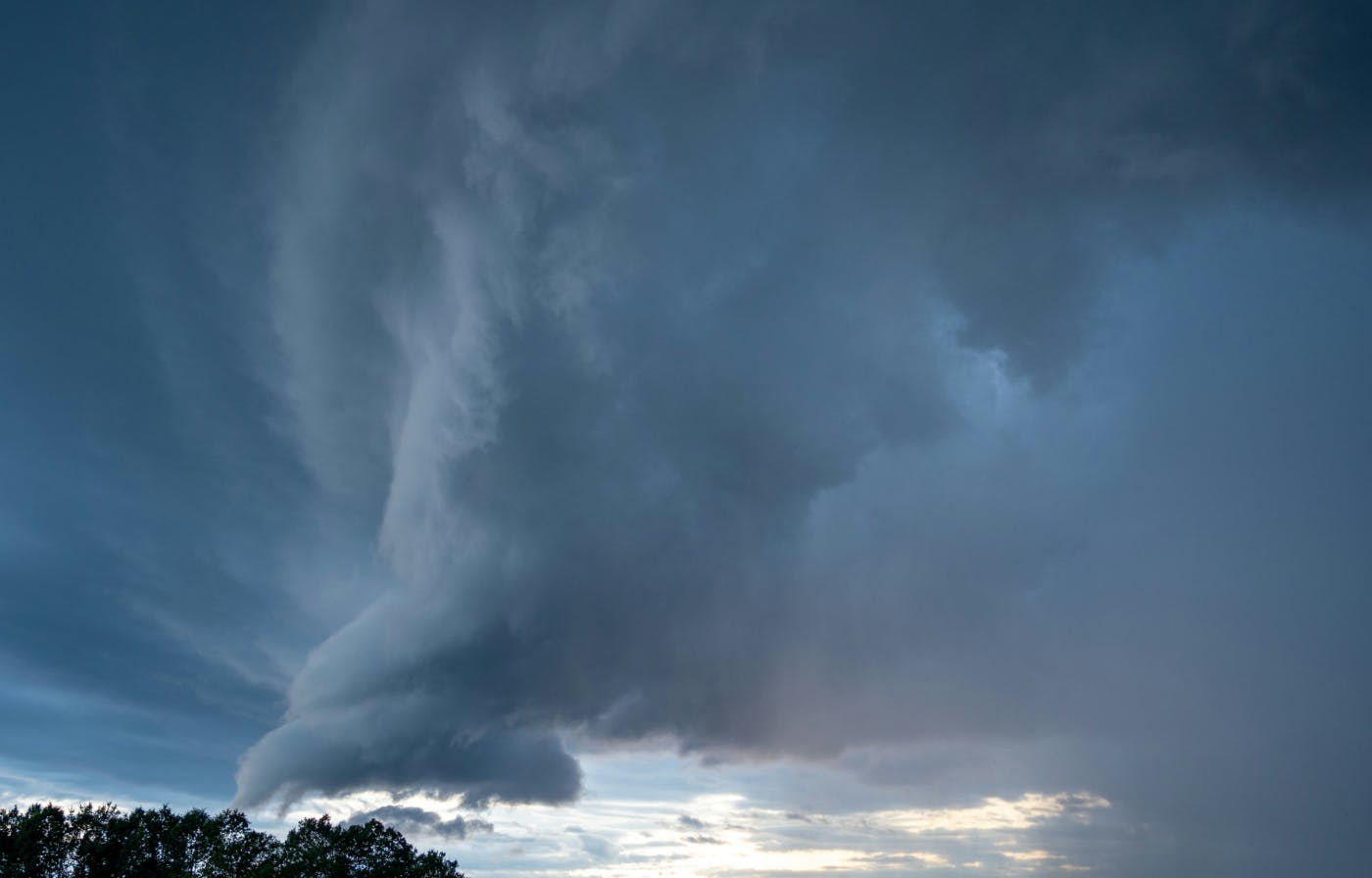 A super cell storm cloud
