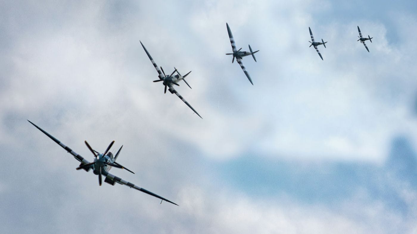 5 spitfire planes in formation
