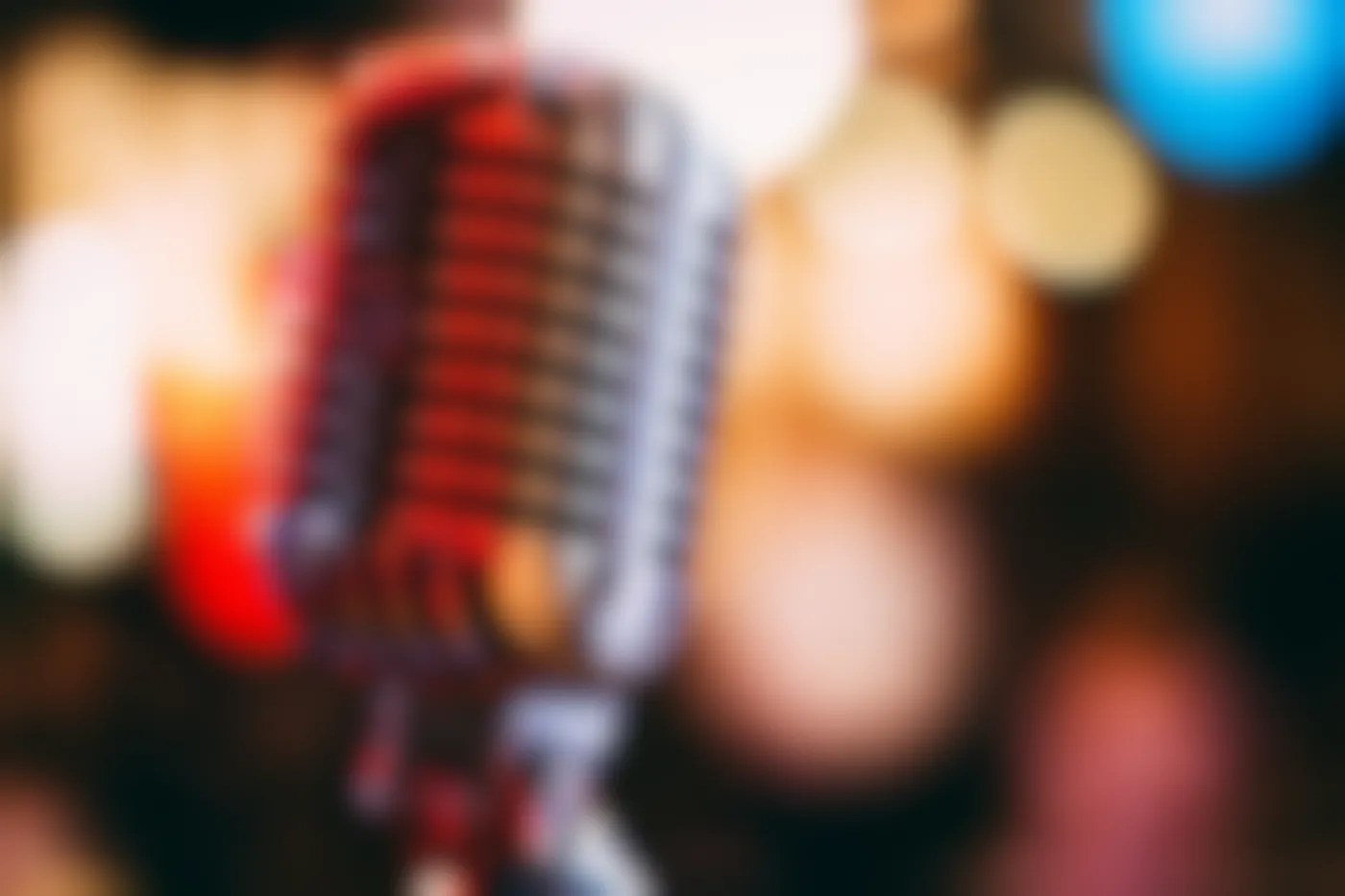 A silver condenser mic