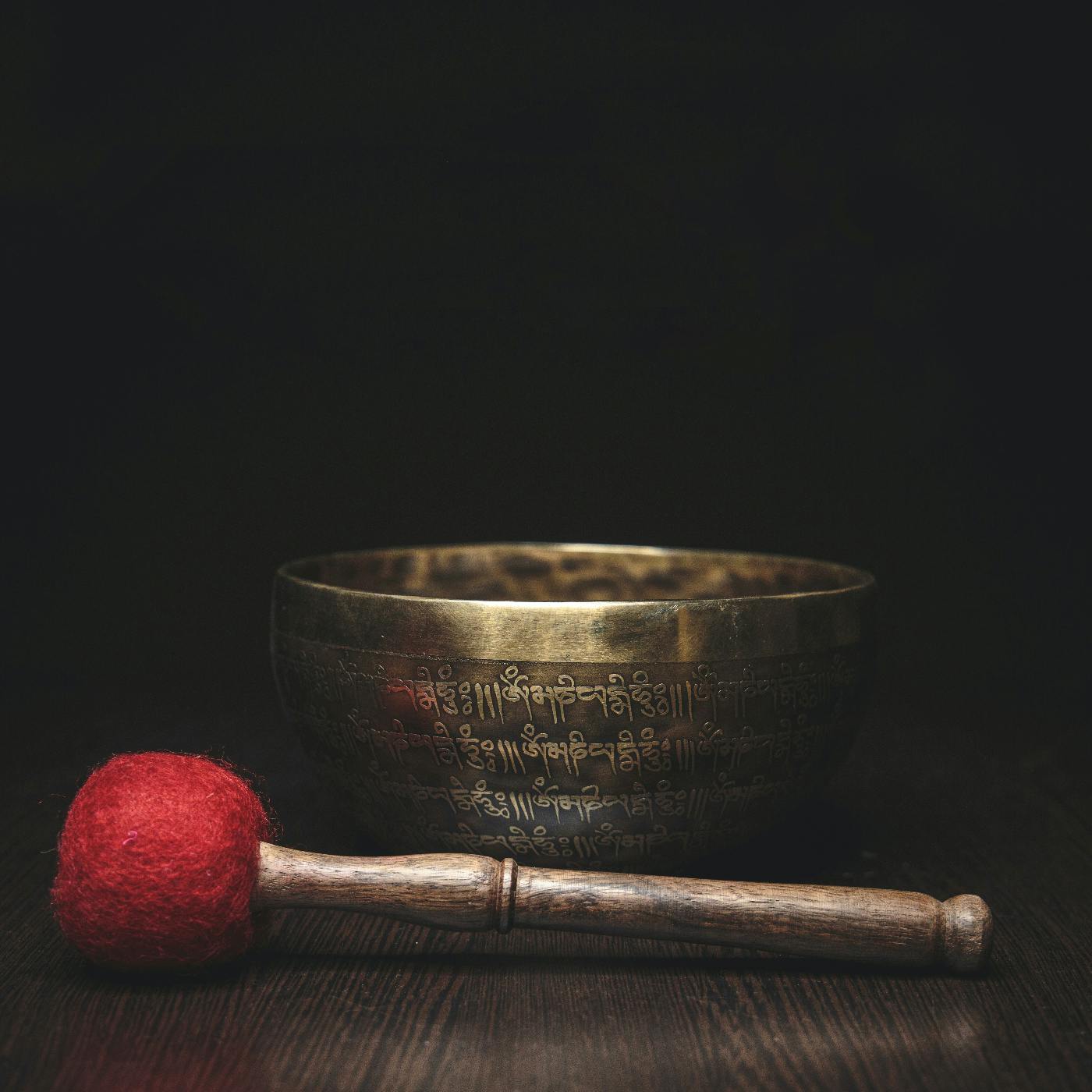A Tibetan prayer bowl and hammer