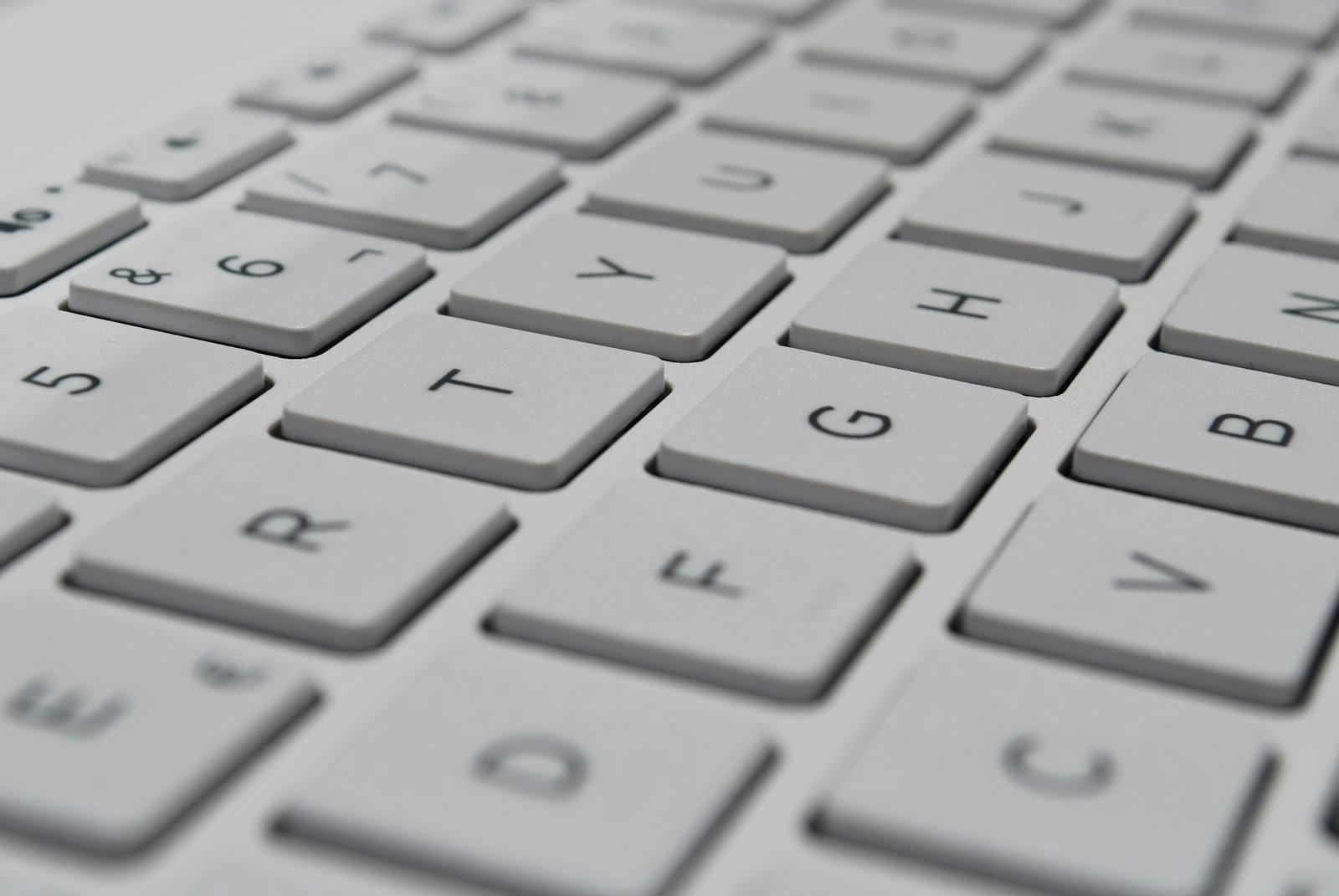 up close shot of a keyboard